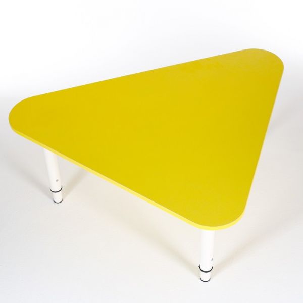 Стол Треугольник растущий гр.0-3 на металлокаркасе, Желтый