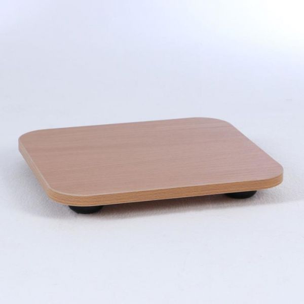 Уголок айболита (скамейка,весы напольные, ростомер, стол окулиста, ширма)