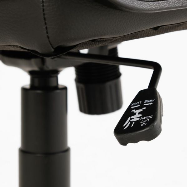 Кресло игровое Zombie RUNNER черный/красный, текстиль/эко.кожа, крестовина пластик